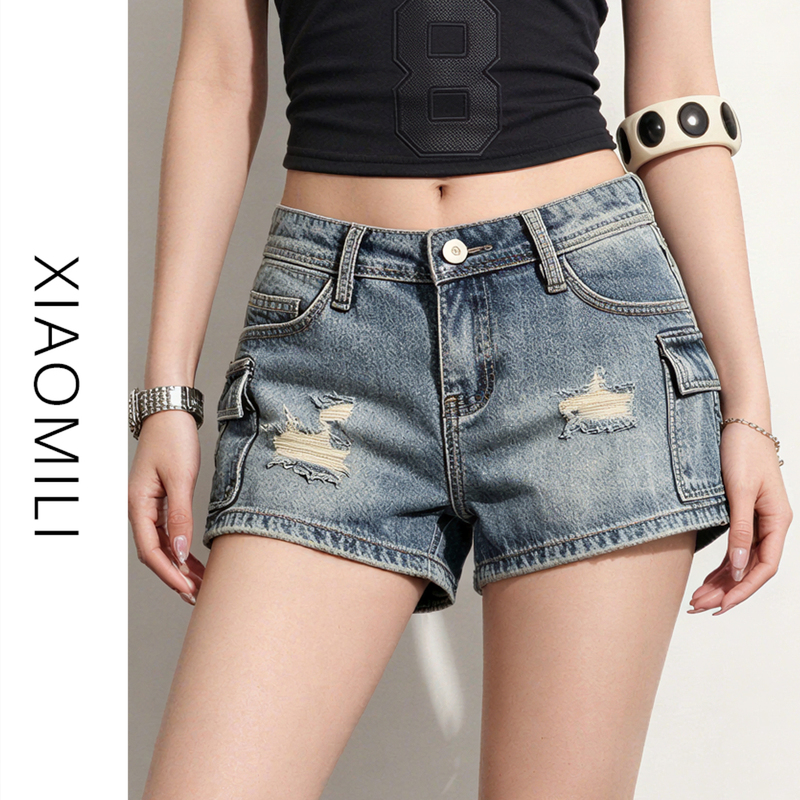 American Retro Low-Waist Denim Shorts for Women, Distressed and Ripped, Hip-Enhancing Hot Pants for Petite Figures, A-Line Tight-Fitting Shorts for Summer