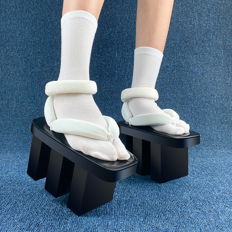 Foreign Trade Japanese-Style Straw Clogs with Soft Soles, Original High-Heeled Flip-Flops, Demon Slayer Cosplay Shoes, Oni No Kiri Cosplay Shoes, Wooden Clogs