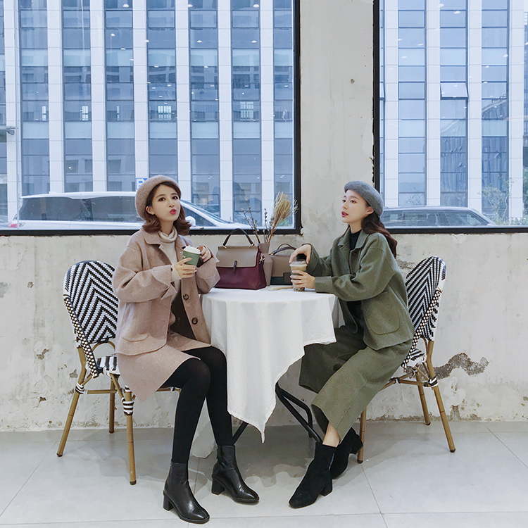 2018 quần váy ngắn đoạn nhỏ Hepburn áo hai mặt cashmere phù hợp với áo ba lỗ len nữ áo khoác lông cừu nữ
