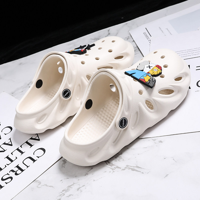 Hole shoes men's summer new 2021 trend fashion personality men's beach sandals wear nurse Baotou slippers