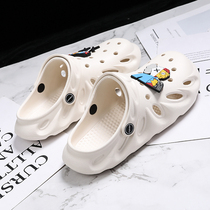 Hole shoes mens summer new 2021 trend fashion personality mens beach sandals wear nurse Baotou slippers