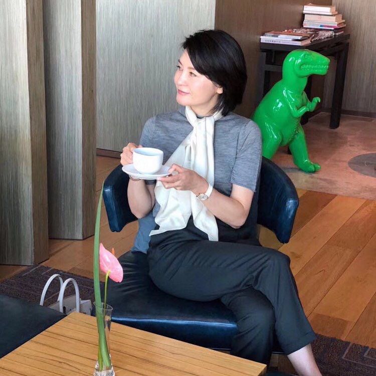 I am Capricorn champagne long silk scarf silk small bow tie Joker Spring and Autumn French scarf