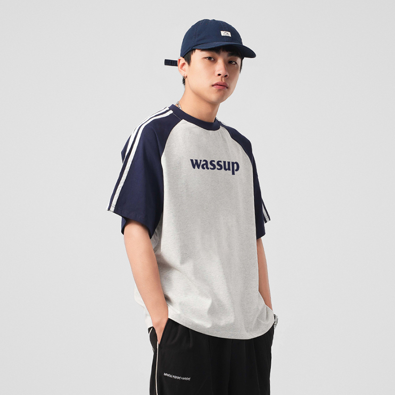WASSUP トレンドのブランドステッチコントラストカラーラグランカップル半袖トップス夏アメリカンレタープリントTシャツ男女兼用