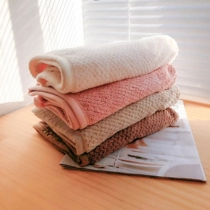 Daily single dry hair cap is particularly strong high-density coral fleece without carcinogenic aromatic amines and skin-friendly