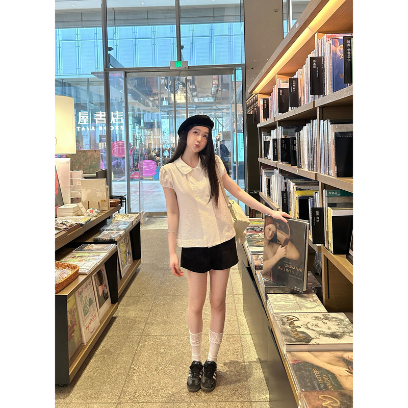 Ookstudios Spring and Summer 100% Cotton Shell Button Double-Breasted Pleated Baby Doll Collar Shirt Short-Sleeved Top for Women