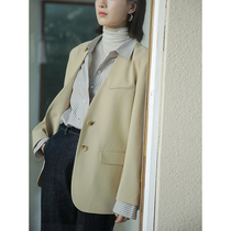 Ou Rui wide shoulder bf Wind ~ design sense niche V collar small suit retro jacket Korean suit women early autumn