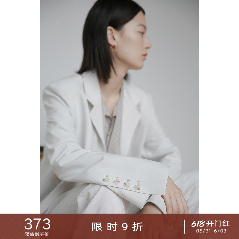 Eurocan Japanese fabric ~ retro white small suit jacket Korean version small sub casual Western suit suit female spring