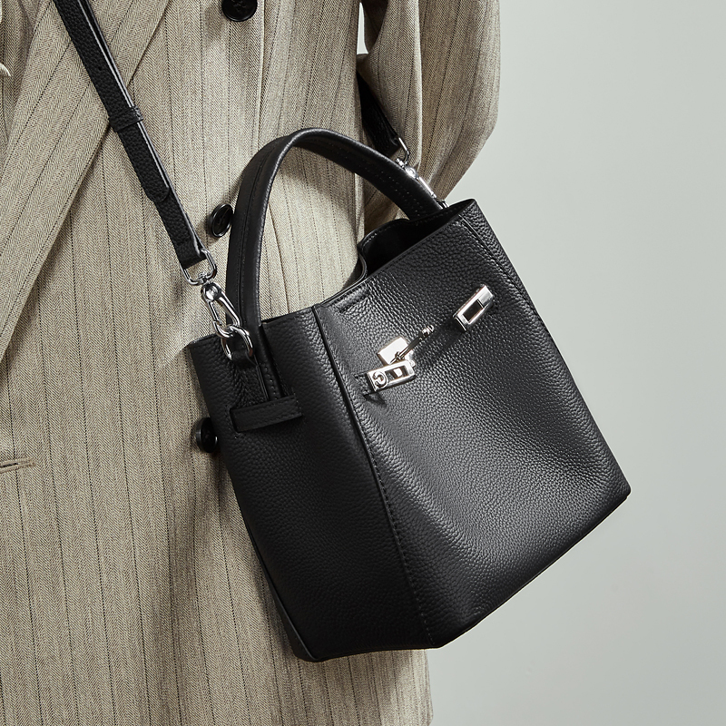 Casual and Versatile Women's Bag, Genuine Leather Crossbody Bag, Women's 2026 New Style, High-End Single-Shoulder Basket Bag, Satchel Bucket Bag