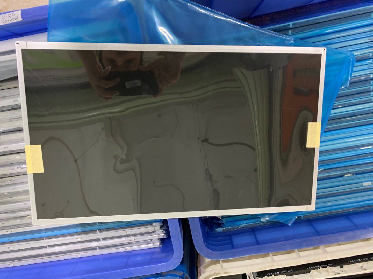 New Spot M215HW01 V B V 0 V 6 M215HW03 V 0 V 1 LTM215HT03