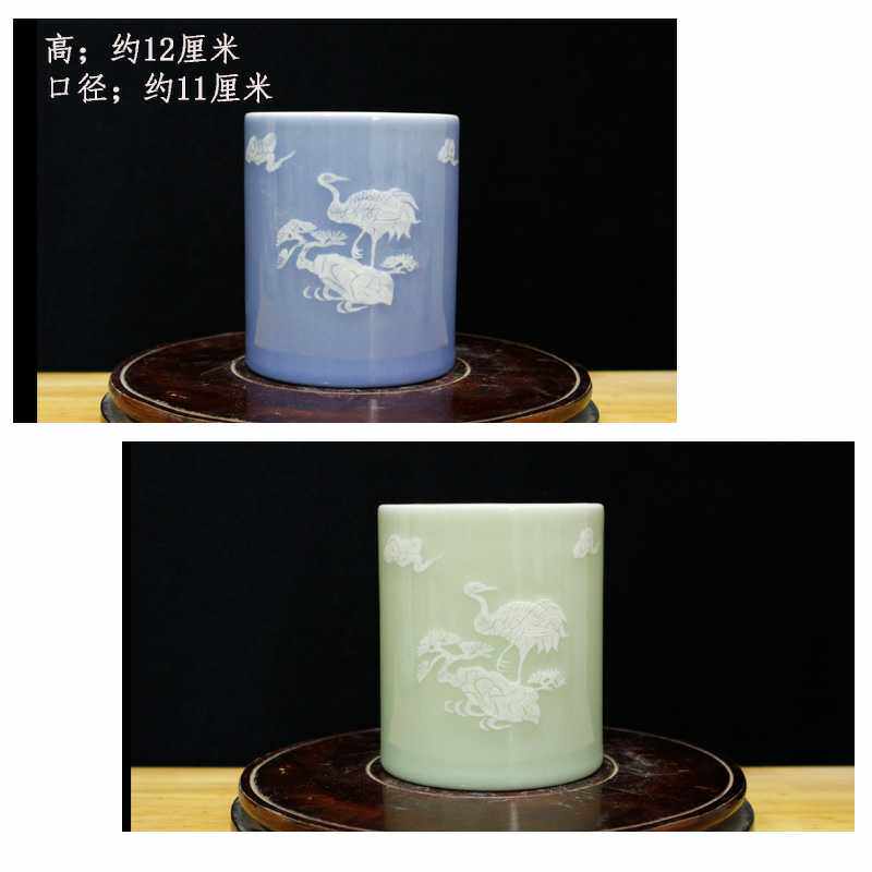 Jingdezhen factory goods Cultural Revolution porcelain Jianguo porcelain factory Songhe Yannian pen container collection inventory hand carving