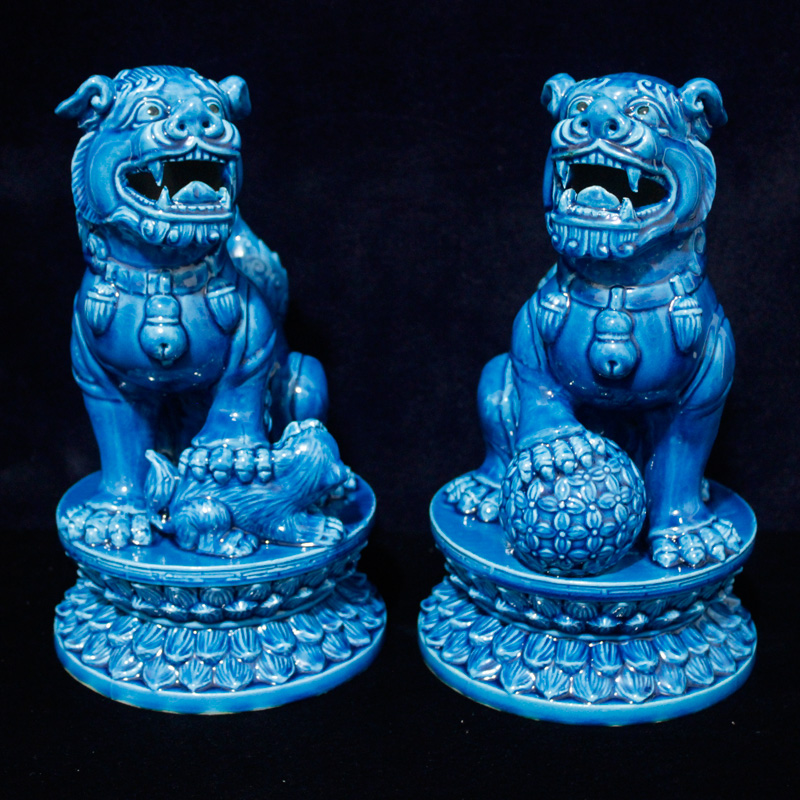 Jingdezhen Cultural Revolution Porcelain Old Factory Goods Sculpture Porcelain Factory Handcrafted Laderm Ceramic Peacock Blue Glazed Lotus Seat Lion Pendulum