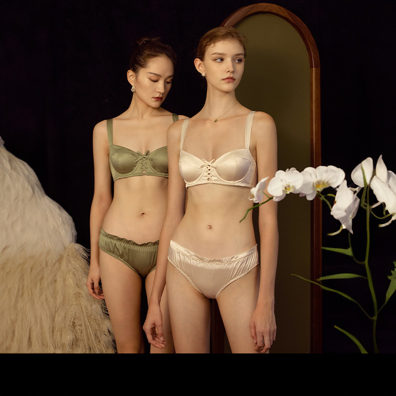 Bothyoung French-Style Lingerie for Women, Thin Style, Minimizes Large Busts, Bridal Wedding Bra, Sexy Satin Bra Set