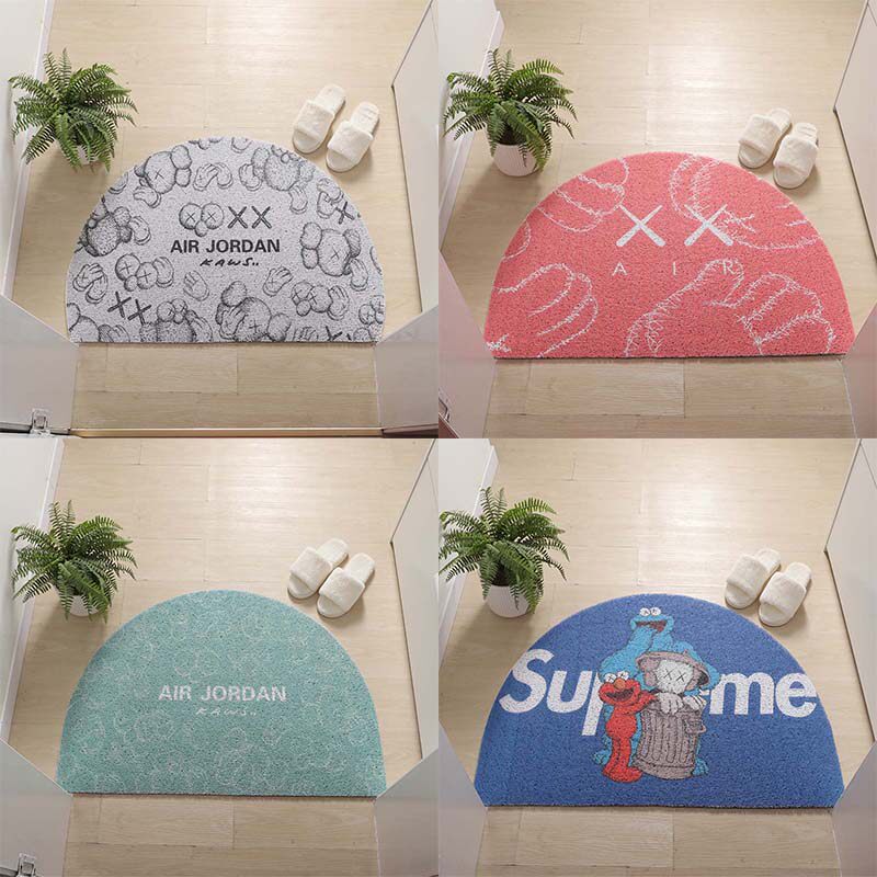 Original trendy brand carpet silk circle floor mat for the door home semi-circular floor mat net red girl's heart can be washed for entering the door