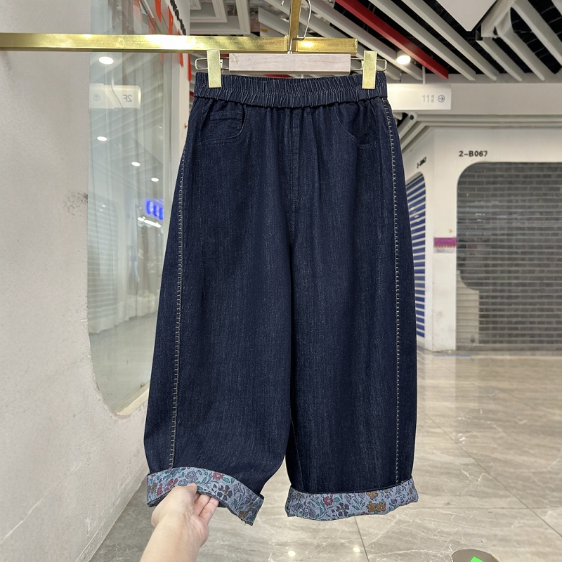 Young Mothers' High-Waisted Straight-Leg Thin Denim Shorts, New Summer Style, Stylish and Loose-Fitting Mid-Length Pants for Middle-Aged and Elderly Women Young Mothers' High-Waisted Straight-Leg Thin Denim Shorts, New Summer Style, Stylish and Loose-Fitting Mid-Length Pants for Middle-Aged and Elderly Women