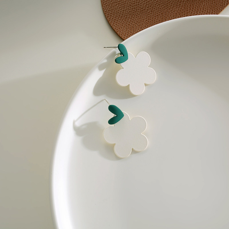 Korean Temperament Brief Flowers Earrings Women's Law Style Elegance Day Ensemble Super Fairy sweet and earless earbuds without earbuds