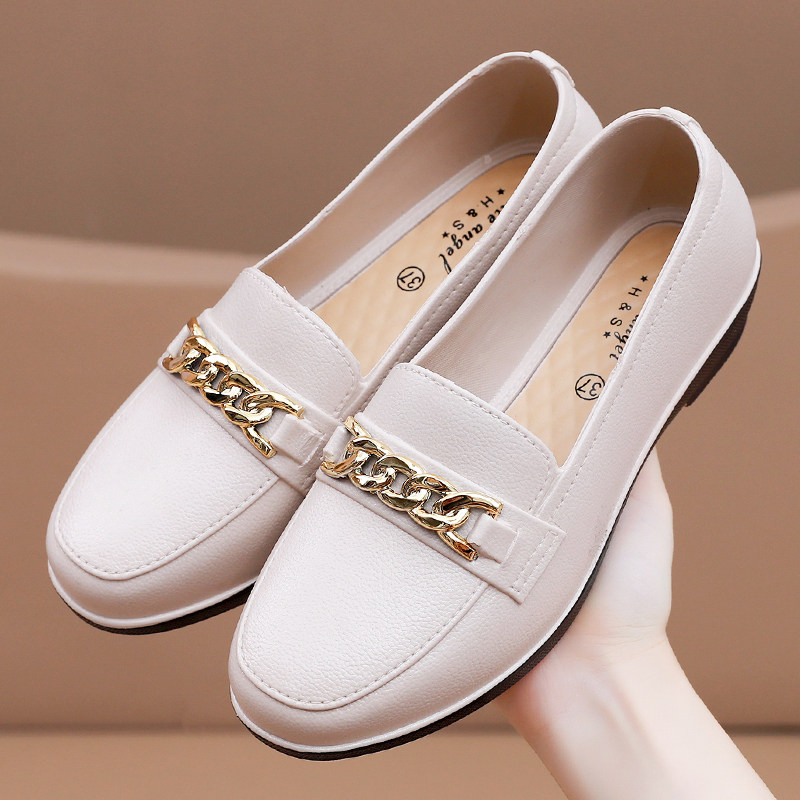 2026年防水女鞋选低帮雨鞋好还是浅口雨靴?防水塑胶鞋41-44加大码如何选?