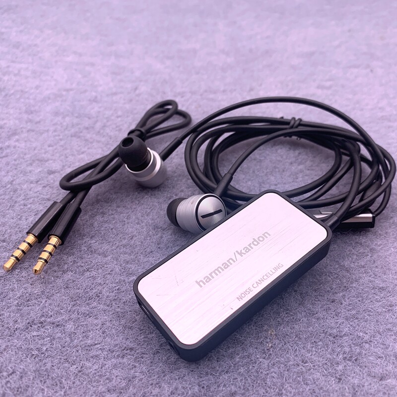 American Hammam Headphones Active Noise Reduction ANC In Ear Style Heavy Bass Hifi Sound Quality Fever Headphones with Mai Line Control