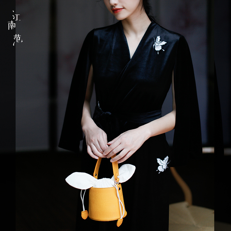 Jiangnan Fan thêu nhung jumpsuit hàng ngày 2019 phiên bản sửa đổi mới nữ mùa thu / mùa đông yếu tố Han phụ nữ của gió Trung Quốc