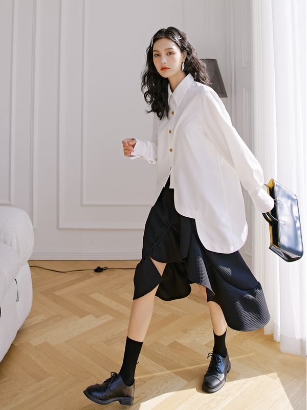 White Shirt with Wavy Hem, Loose Fit, Spring New Style, Versatile French Niche Long-Sleeved Shirt, Short in Front and Long in Back, Swallowtail White Shirt