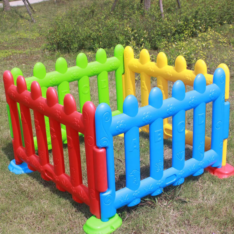 Amusement park multi-angle fence plastic game fence children's railing baby guardrail kindergarten fence universal