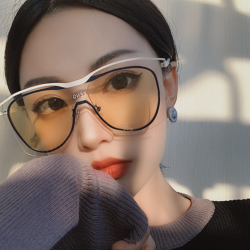 Korean version of super cool net red windproof personality even body sunglasses male large frame large face white yellow sunglasses female tide glasses