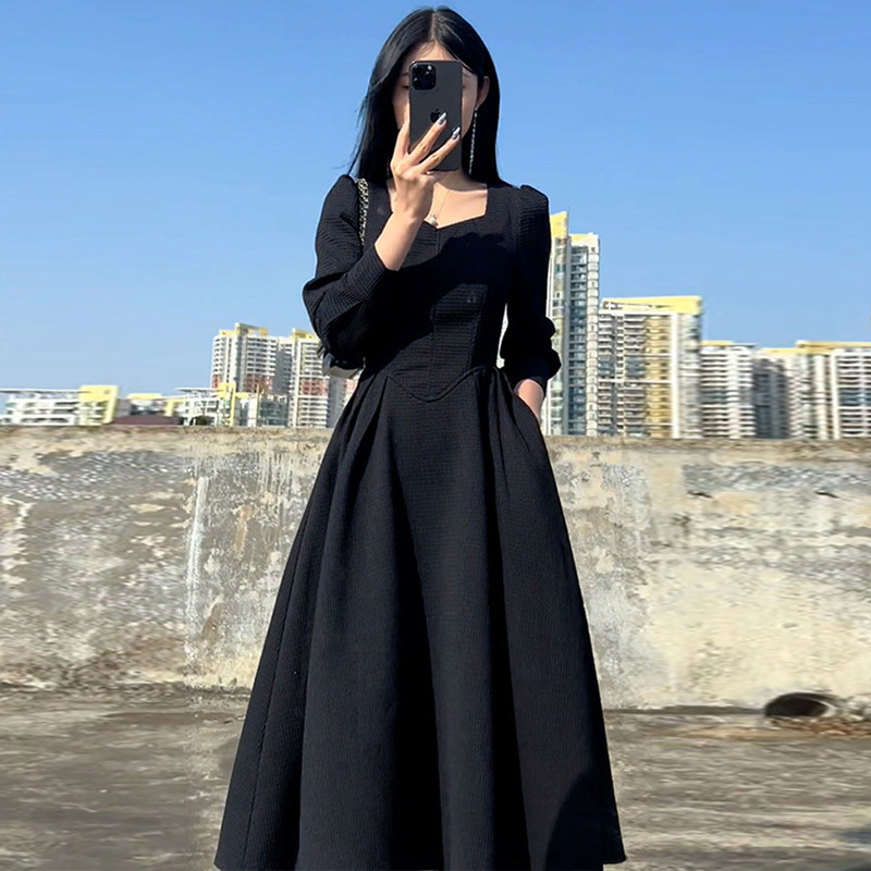 Elegant Goddess Style, High-End Hepburn-Inspired Little Black Dress, 2026 Spring New Chic Waist-Cinching Slimming Dress