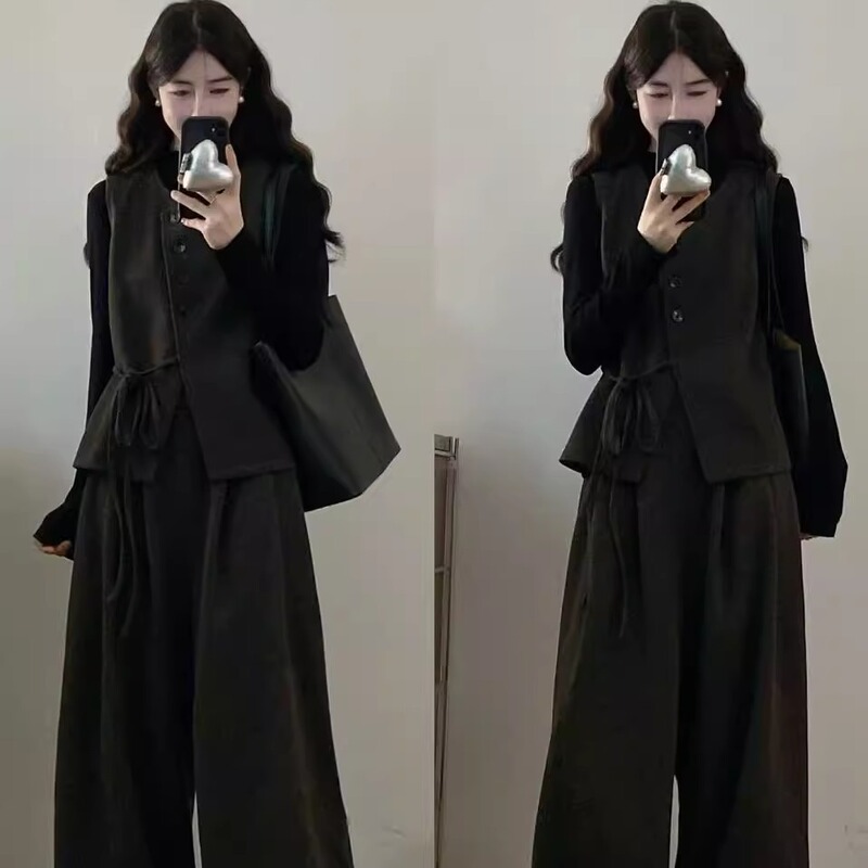 Breastfeeding Suit for Autumn and Winter, Pullover Long-Sleeved Slimming Hot Mom Style Postpartum Fashion Wide-Leg Pants Breastfeeding Three-Piece Set