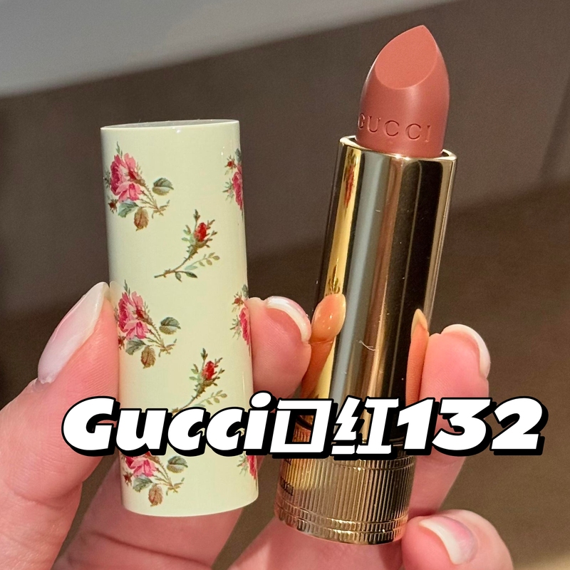 In-Stock Fast Delivery Gucci Lipstick Gold Tube Matte 132 133 530 Floral Lipstick 132 134 In-Stock Fast Delivery Gucci Lipstick Gold Tube Matte 132 133 530 Floral Lipstick 132 134