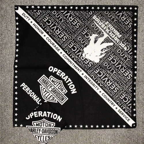 Штаны, шейный платок в стиле хип-хоп