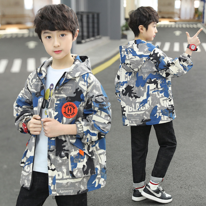 Boys camouflage jacket 2021 spring and autumn new cardigan short version windbreaker hooded zipper shirt 10 male Baoyang Pie top