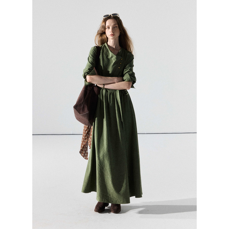 Er Yang Design [Nangu Shengyan] Vintage Turn-Down Collar Green Dress for Women, Textured Matte Long Sleeve Waist-Cinching Long Dress