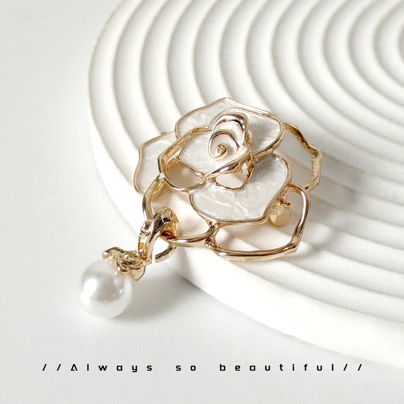 Light Luxury High-End Tassel Faux Pearl Corsage 2026 New Camellia Brooch for Women, Elegant Suit Coat Pin
