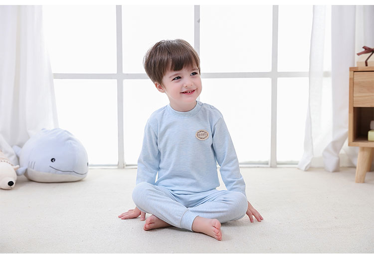 Quần áo trẻ em mới 2018 nam nữ phù hợp với mùa thu trẻ em đồ lót cotton đồ ngủ nhà dịch vụ màu sắc quần áo mùa thu cotton quan lot tre em