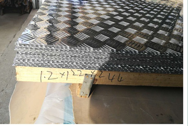 Aluminum plate: alloy pattern plate anti-skid plate pattern aluminum plate anti-slip aluminum plate for vehicles Five diamonds