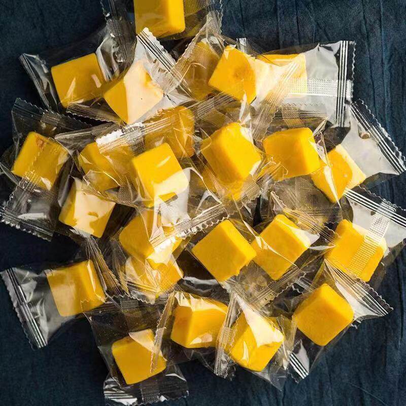 (Internet celebrity snacks) Individually packaged fruit flavor soft cake fudge mango casual snacks happy candy fudge optional
