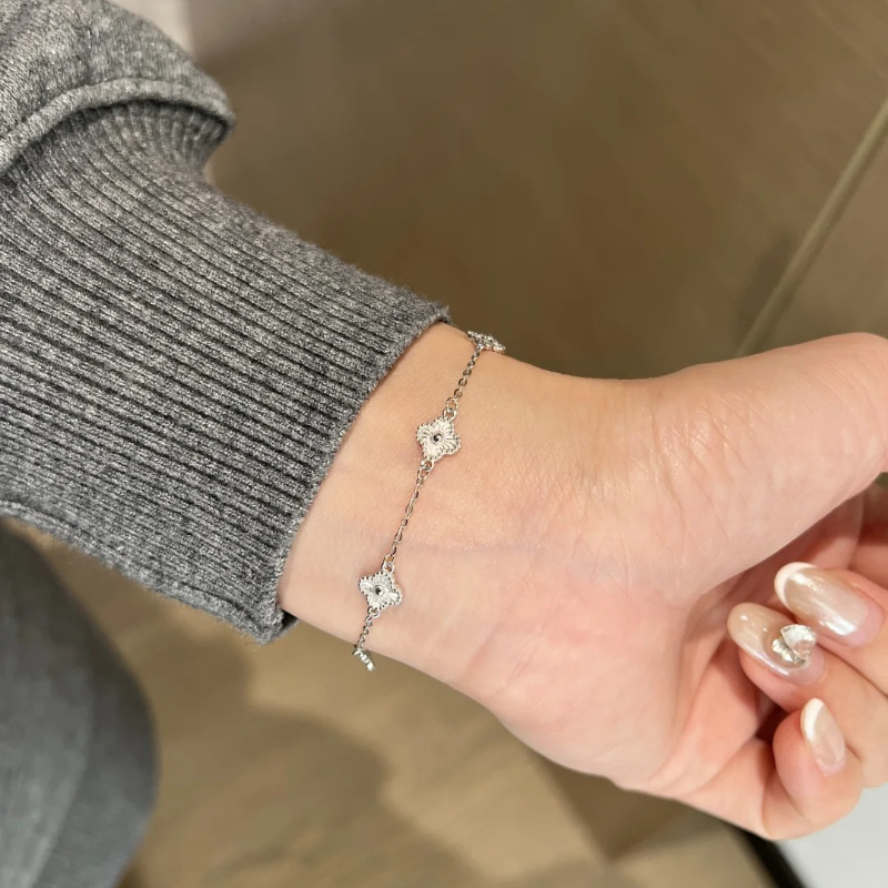 2024 New High-Quality Double-Sided Bracelet, Simple and Elegant Lucky Flower S925 Sterling Silver Flower Bracelet