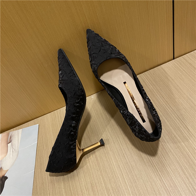 French high heels women's 2022 new spring and autumn net red pointed toe black work fine heels niche temperament single shoes women