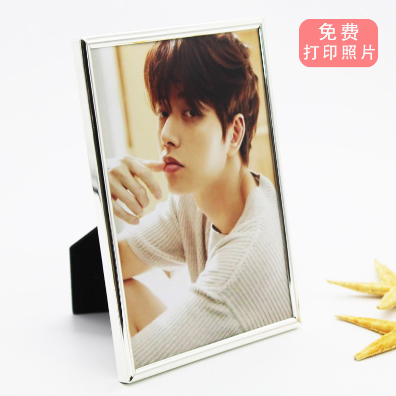 Nordic light luxury metal photo frame table 5 6 7 inch 8 inch 10 inch 12 inch wall hanging a4 wash photos to make a display stand