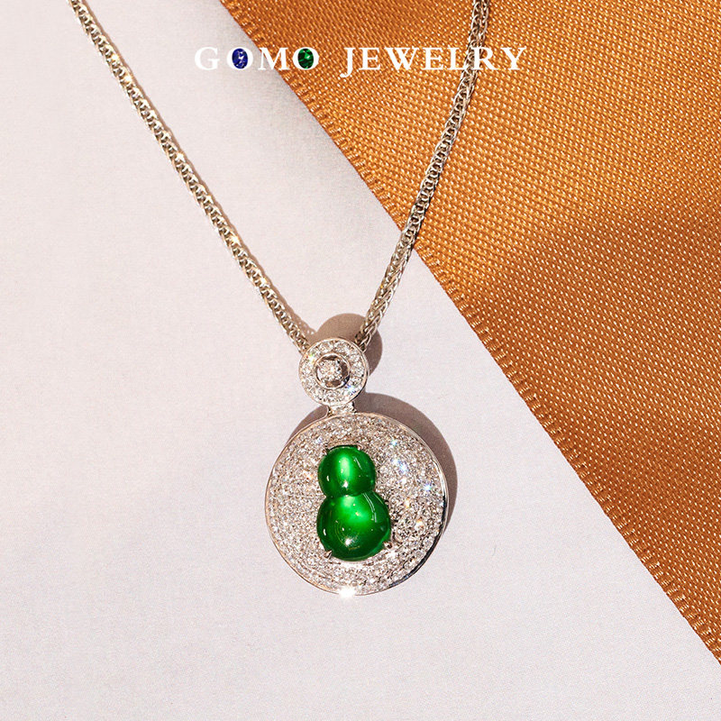 Inlaid encounter with uncourtable glass species emperors green full green light emerald A cargo plinth 18k gold diamond pendant