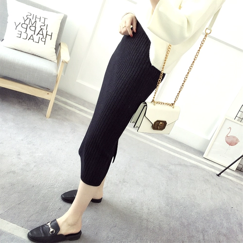 Демисезонная черная цветная шерстяная длинная трикотажная юбка, длина миди, с акцентом на бедрах, высокая талия