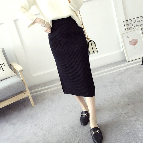 Демисезонная черная цветная шерстяная длинная трикотажная юбка, длина миди, с акцентом на бедрах, высокая талия