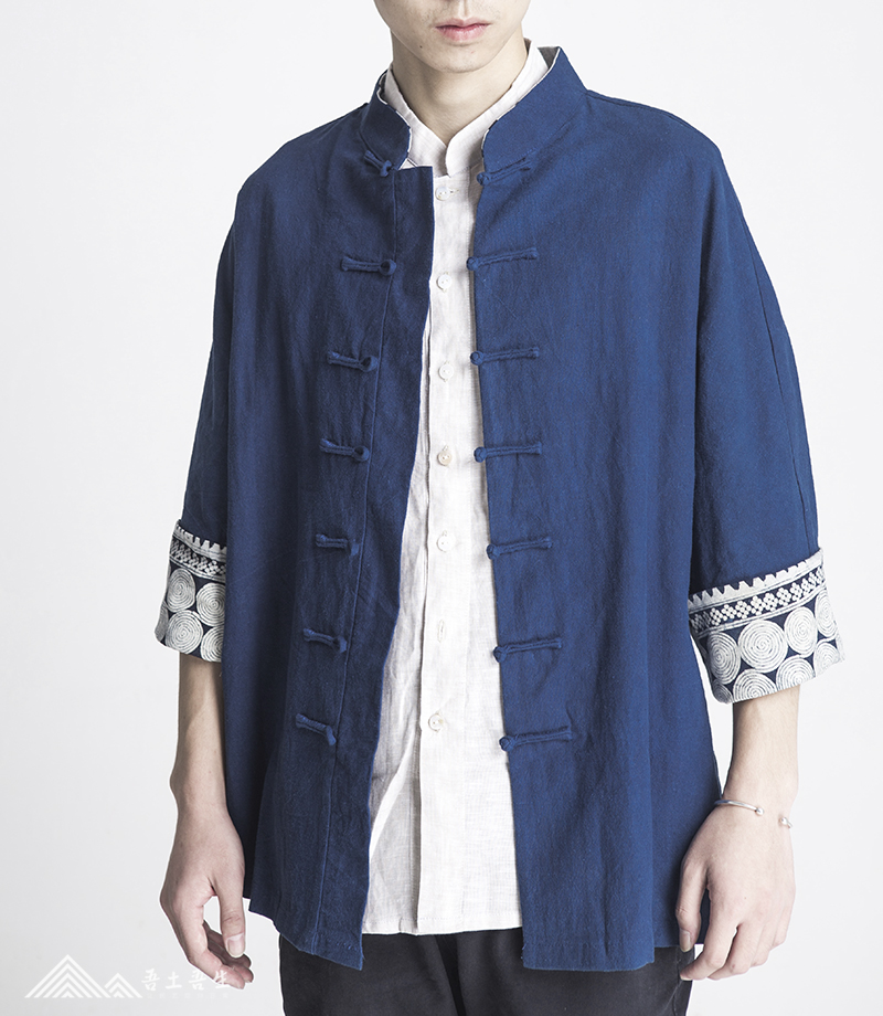 My soil My life Popular youth [vortex pattern] Blue dye handmade batik plate buckle placket improved men's Chinese coat