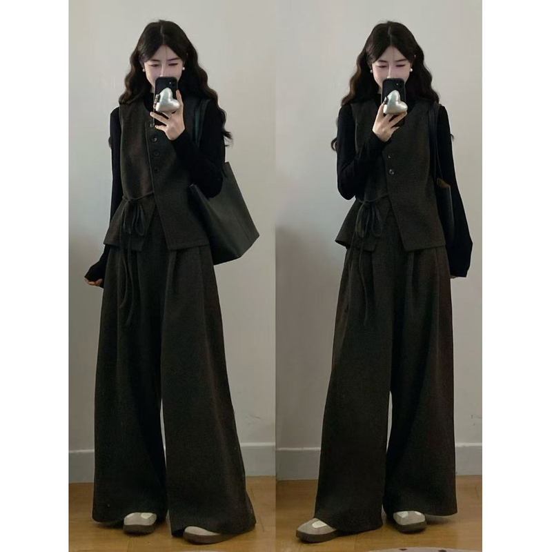Plus-Size Women's Clothing 2026 Autumn Super Trendy Matching Set for Curvy Women, Slimming, High-End, Elegant and Appropriate Three-Piece Pants Set