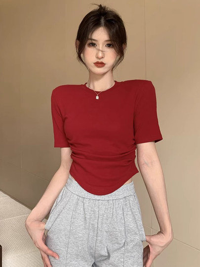 红色垫肩短袖t恤女装夏季2025新款弧形下摆褶皱收腰半袖短款上衣