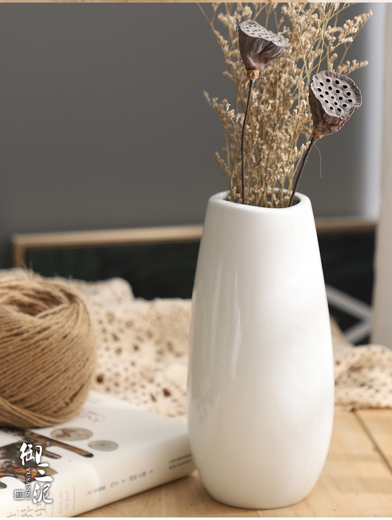 Nordic vase all over the sky star, white ceramic flower, dried flower vase European - style decoration contracted sitting room flower arranging furnishing articles