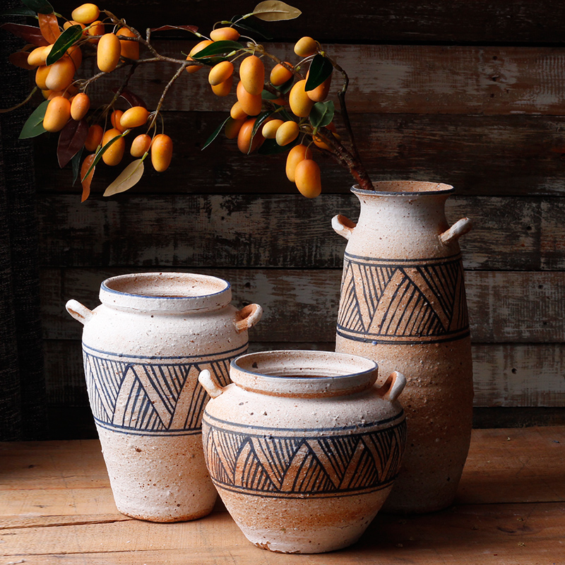 Checking coarse TaoHua hand - made earthenware vase crafts