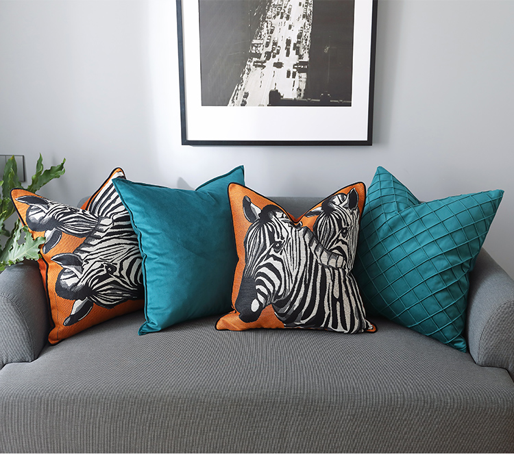 Mô hình phòng ánh sáng sang trọng đơn giản gối sofa màu cam đỏ đen ống ngựa vằn đệm giường thắt lưng - Trở lại đệm / Bolsters gối chăn 2 in 1 cho xe hơi