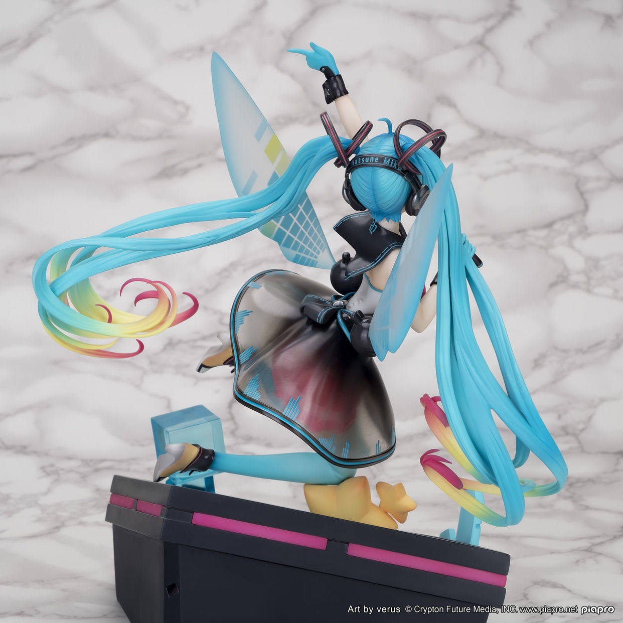 Герои трансформеров 【bilibili】哔哩哔哩现货apex 初音未来 pick me up 手办 附特典