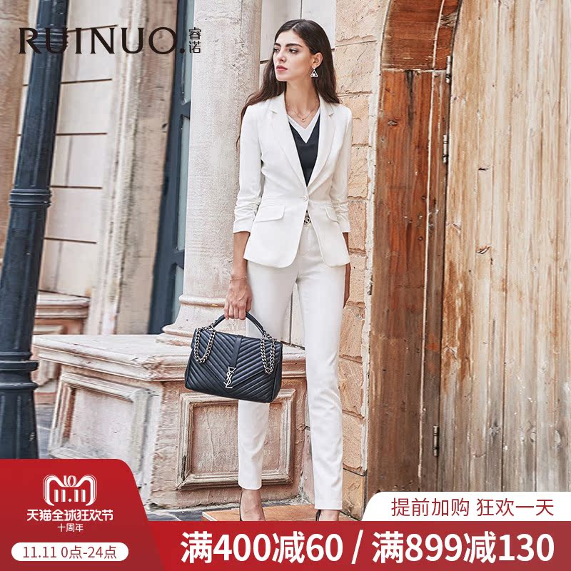 Tailleur femme - Ref 3242410 Image 1