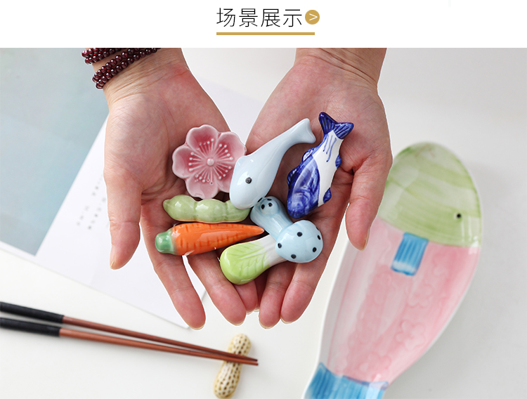 Ceramic express little chopsticks rack creative Japanese household table table chopsticks chopsticks chopsticks holder frame pillow chopstick hold spoon doesn money